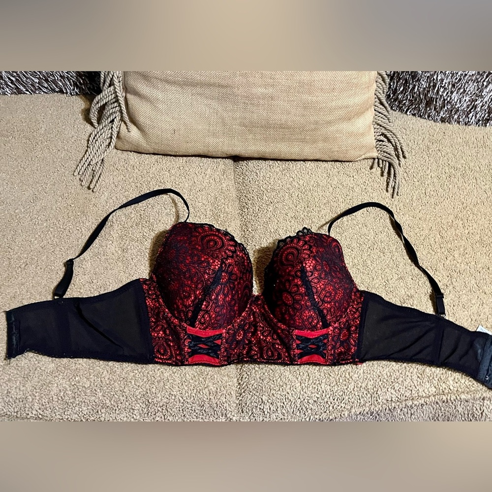 FASHION NOVA WOMAN'S PUSH UP LACE BRA - BLACK/RED - SIZE 38C - NWOT NEVER WORN